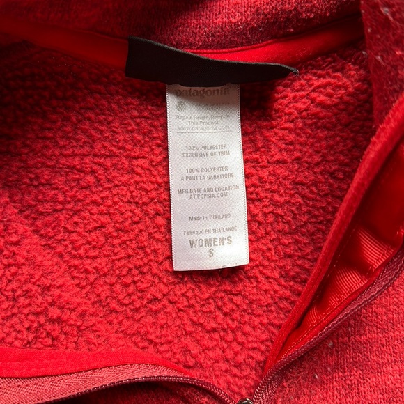 Patagonia red jacket size small - Picture 3 of 3